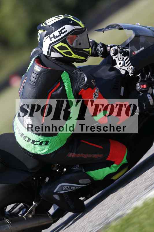 /44 09.08.2025 Plüss Moto Sport ADR/Freies Fahren/404